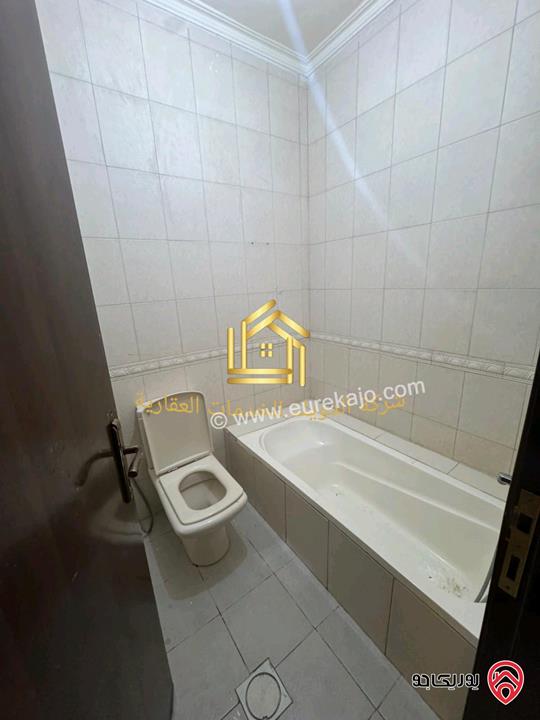 شقة فارغة طابق اول مساحة 190متر للإيجار في عمان - الجبيهة 