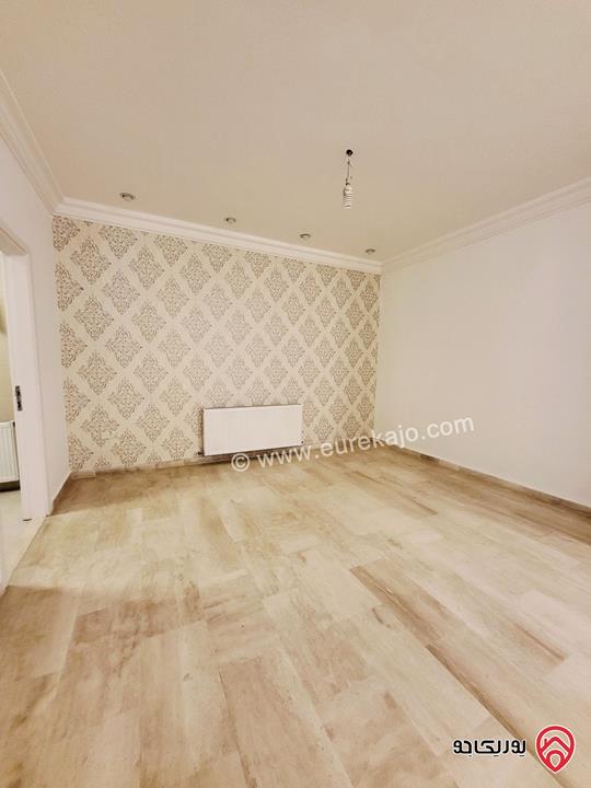 شقة مساحة 235م داخلي و 150م للبيع في عمان - الكرسي