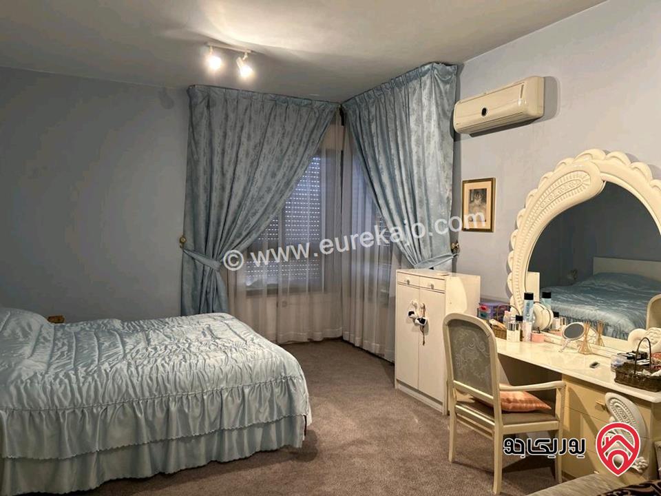 روف طابقي مساحة 290م داخلي و 70م خارجي تراس للبيع في عمان - الدوار الخامس