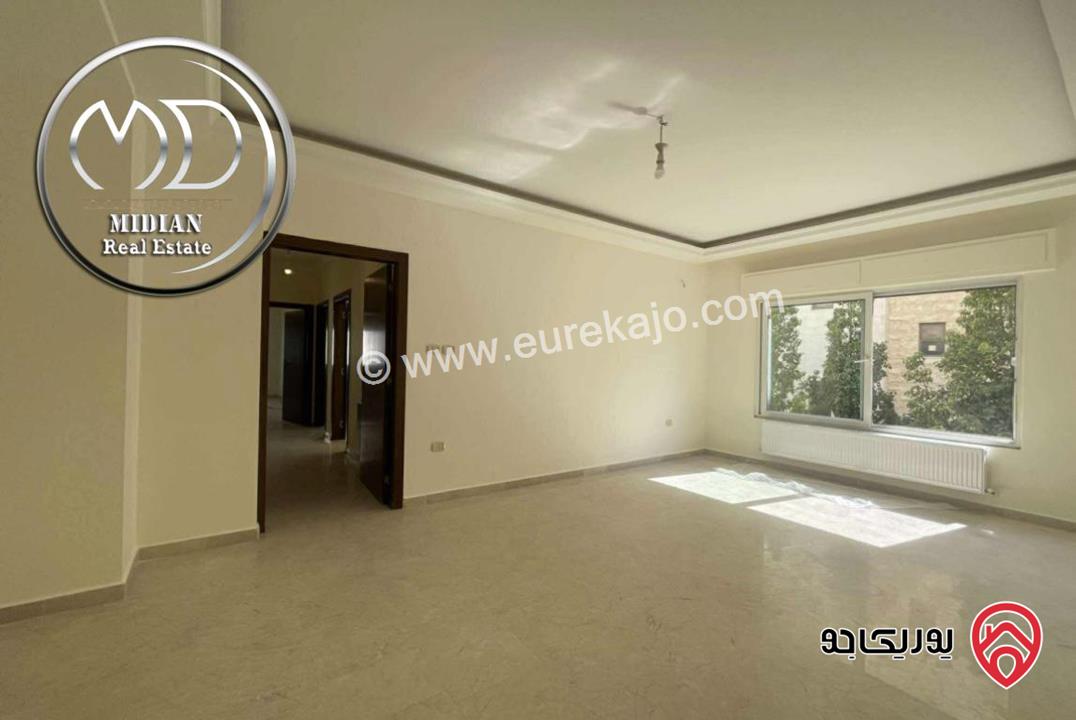 شقة للبيع في عمان - ضاحية النخيل مساحة 210م طابق اول تشطيبات سوبر ديلوكس اطلالة جميلة بسعر مميز جداً