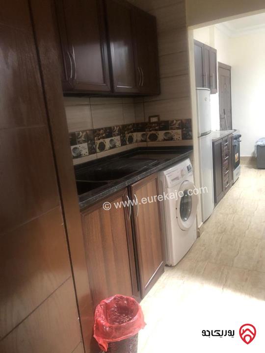 شقة طابق ثالث مساحة 82م مقسمة الى استديوهان للبيع في عمان - الجبيهة  