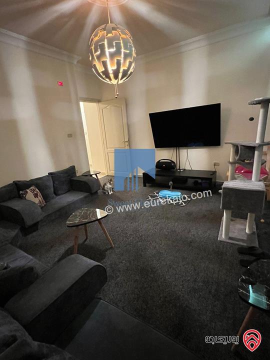 شقة فاخرة للبيع في عمان - الكرسي - خلف إدارة السير طابق ثالث 180م مع روف 120م بسعر مغري