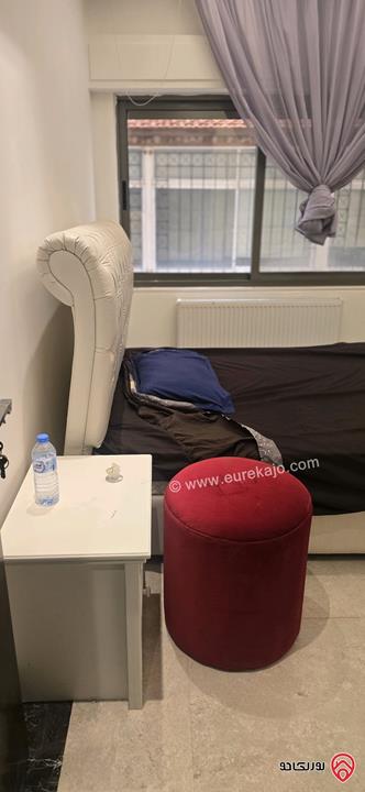 شقة أرضية مساحة 221م داخلي و 80م خارجي للبيع في عمان - أم السماق