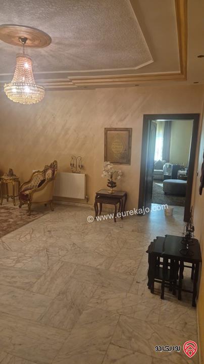 شقة طابق أول مساحة 203م للبيع في عمان - خلدا