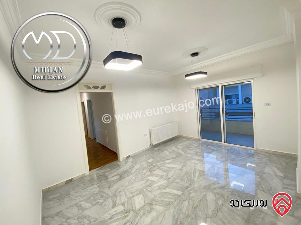 شقة للبيع في عمان - الجاردنز طابق اخير مع روف مساحة 235م مع تراسات تشطيبات و ديكورات سوبر ديلوكس بسعر مميز جداً