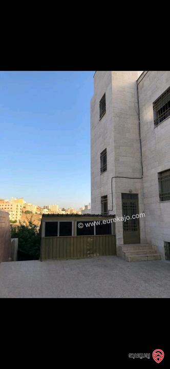شبه فيلا مساحة 533م على أرض 547م للبيع في عمان - ابو السوس