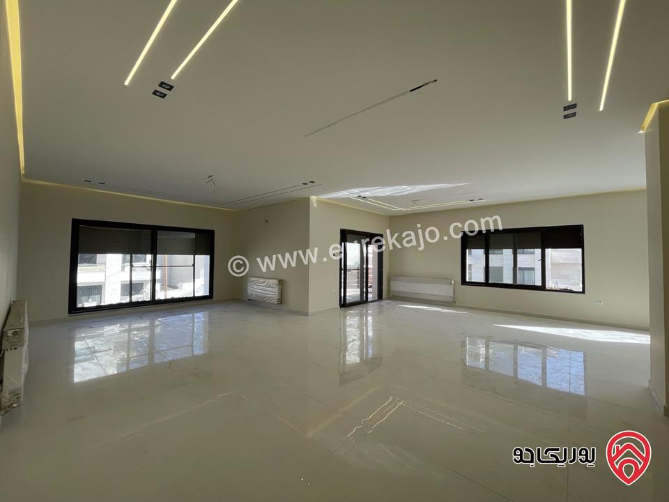 اخر شقتين طابق اول مساحة 205م للبيع في عمان - الحمر بجوار القصور الملكية 