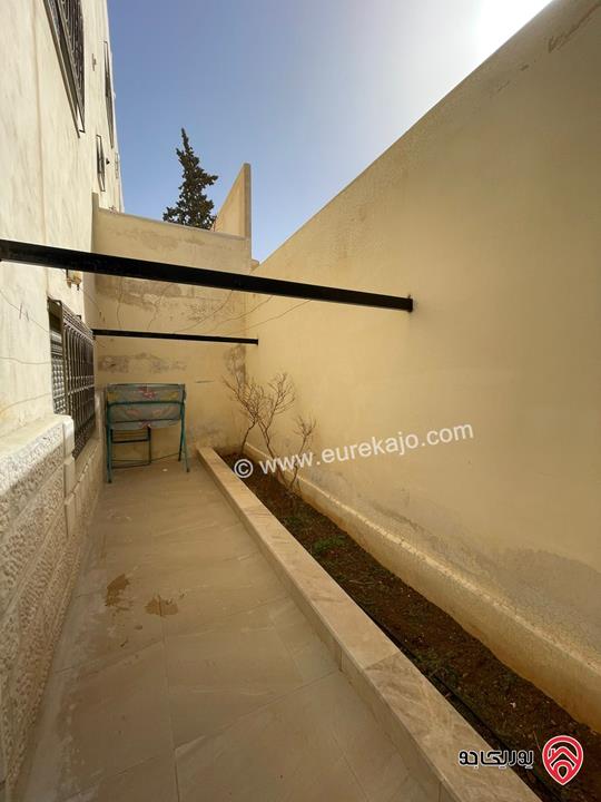 فيلا مساحة الارض 758م مساحة البناء 700م على شارعين للبيع في الزرقاء - ضاحية المدينة المنورة