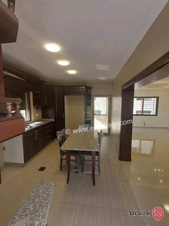 روف فارغ مساحة 130م للايجار في عمان - خلدا