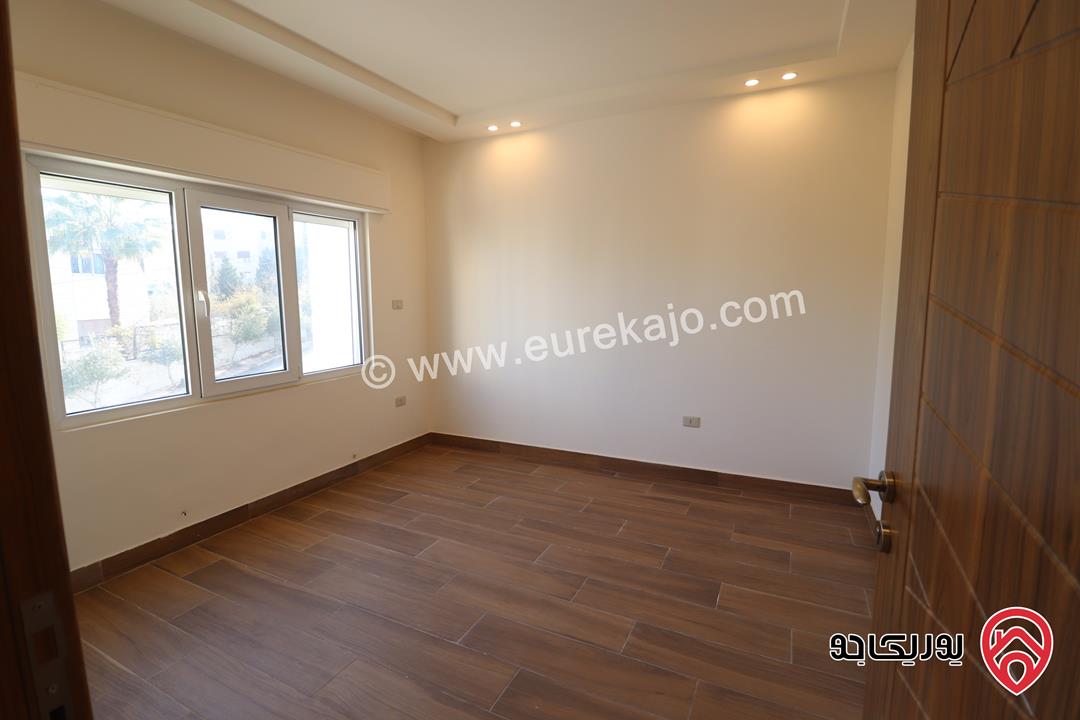 شقة جديدة مساحة 135م طابق ثالث للبيع في عمان - خلدا