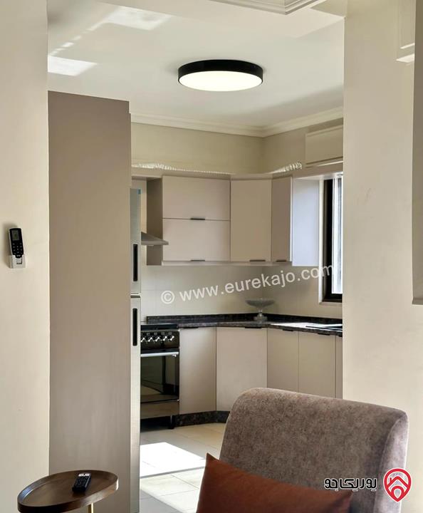 شقة طابق ثالث مساحة 117م مع تراس 88م مفروشة للايجار في عمان - عبدون