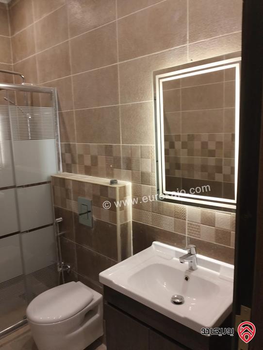 متبقي 3 شقق طابق أول وثاني وثالث مساحة 178م طابقيات للبيع في الزرقاء الجديدة