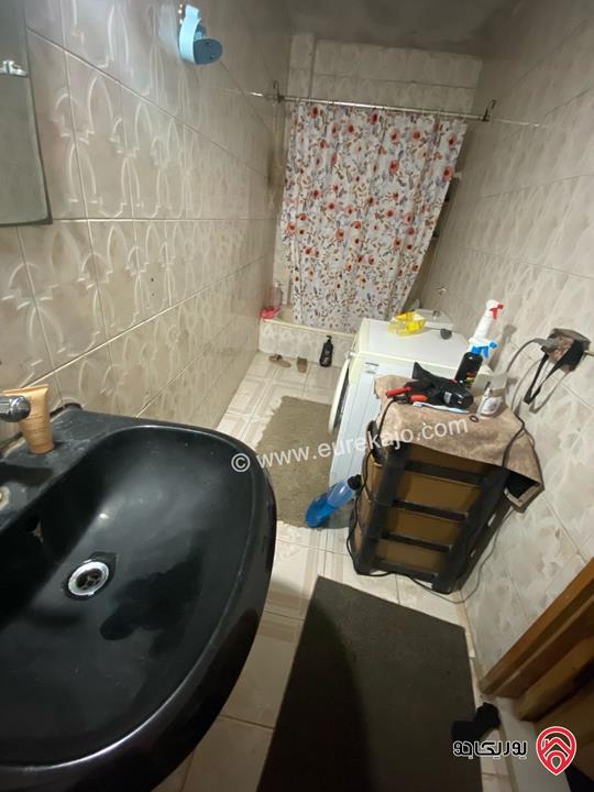 بيت طابقين مساحة 260م على أرض 150م للبيع في الزرقاء - جبل الأمير حسن