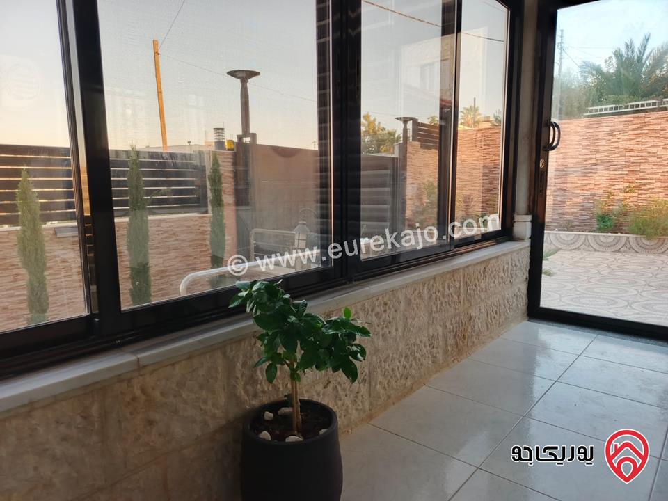 فيلا مستقلة مفروشة للبيع في عمان - ناعور مساحة الارض 1050م ومساحة البناء 1000م ومساحة الحديقة 400م ومساحة الترس 200م موقع اطلالة رائع ومميز