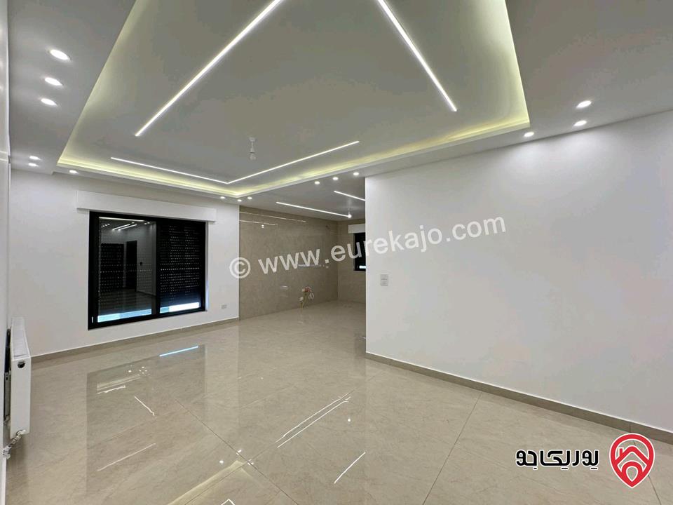 شقة أرضية مساحة 185م داخلي و 50م خارجي للبيع في عمان - ضاحية النخيل