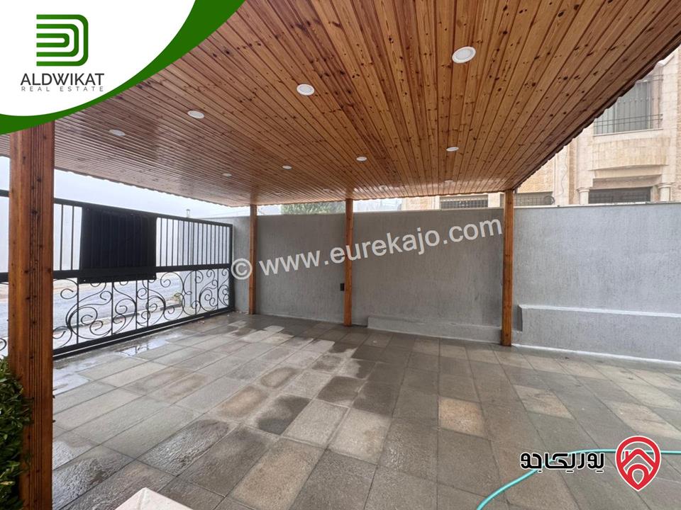 شقة فاخره ارضية للايجار في عمان - دير غبار مساحة البناء 280م ومساحة الحديقة 100م والترس 150م موقع مميز تصلح للسفارات والهيئات الدبلوماسية
