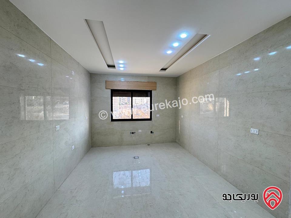 شقة طابق ارضي مساحة 150م للبيع في عمان - الجبيهة حي المخابرات من المالك