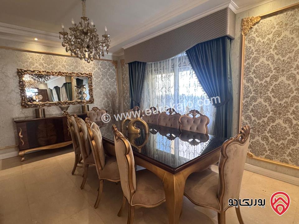 فيلا متلاصقة مفروشة للبيع في عمان - دابوق مساحة الارض 550م البناء 750م الحديقة 250م والترس 100م