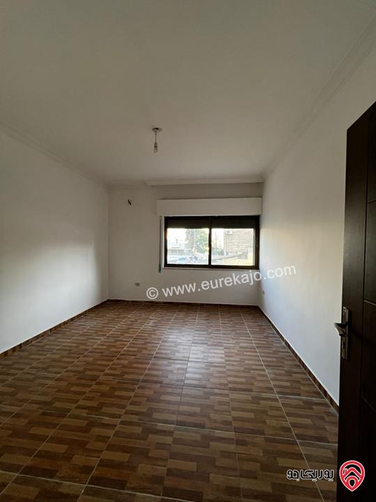 شقة مجددة بالكامل مساحة 150م طابق أول للايجار في عمان - الشميساني 