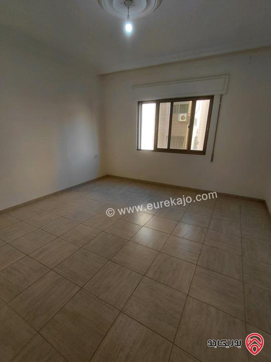 شقة فارغة طابق ثاني مساحة 190م للايجار في عمان - خلدا 