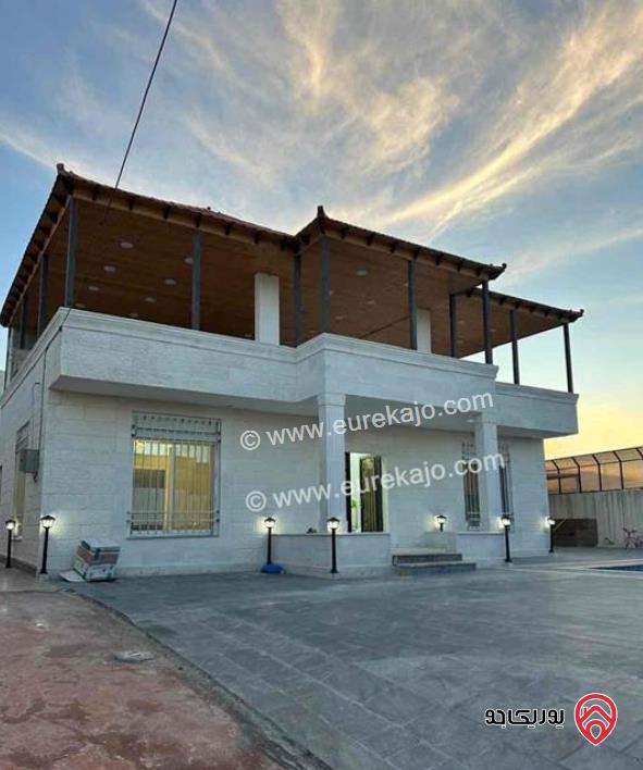 مزرعة مساحة 3400م للبيع في الزرقاء - الكمشه  شارع الاردن قريبة من مطعم قصر الجبل