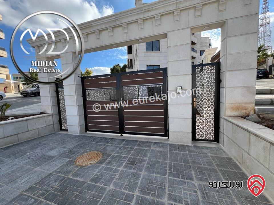 فيلا دوبلكس جديدة للبيع في عمان - خلدا مساحة 450م مع تراسات و حدائق 250م تشطيبات و ديكورات فاخرة بسعر مميز