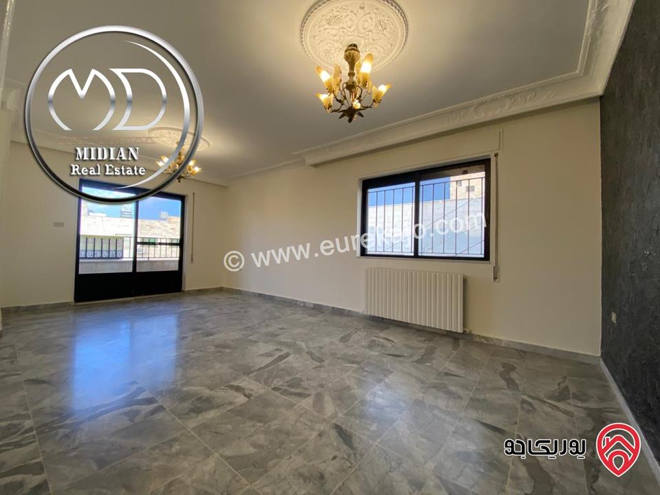 شقة للبيع في عمان - ام السماق مساحة 165م طابق ثالث تشطيبات سوبر ديلوكس اطلالة جميلة بسعر مميز جداً