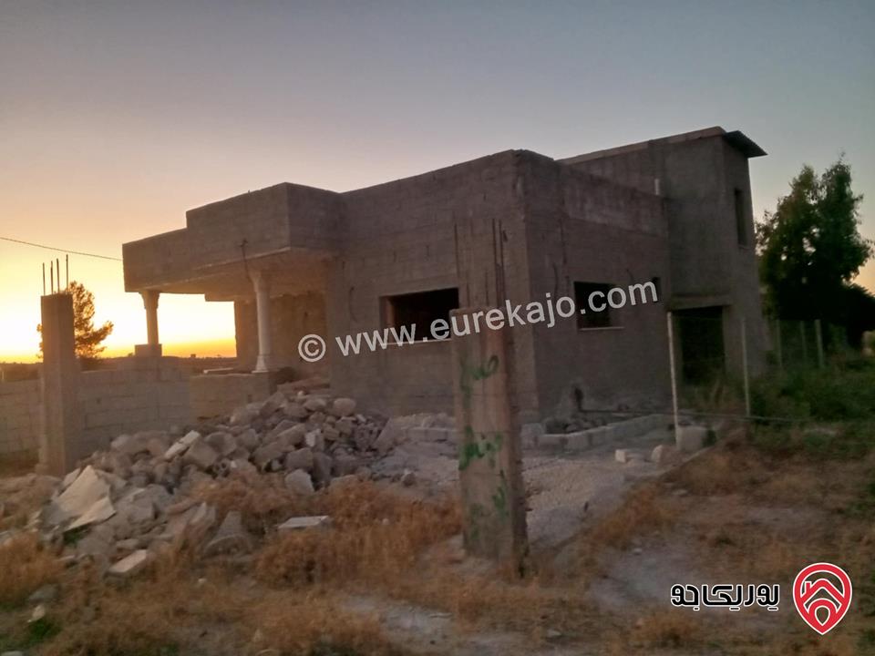 بيتين مستقلين عمار حديث على أرض 1 دونم للبيع في الرمثا الحي الغربي بجانب قصر النخيل بعيد عن الشارع الرئيسي 500م