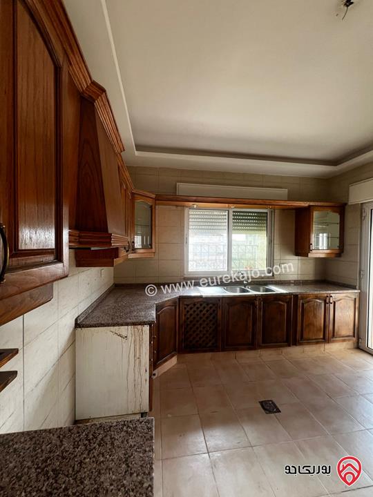 شقة مشمسة طابق ثاني مساحة 200م للايجار في عمان - الرابية