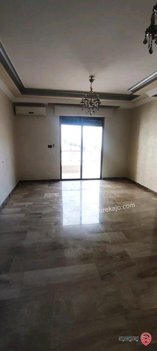 شقة طابق ثالث مساحة 200م للايجار في عمان - دير غبار