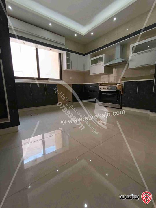 شقة جديدة لم تسكن مساحة 230م فارغة للايجار في عمان - خلدا
