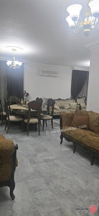 شقة مساحة 190م طابق أول للبيع في عمان - خلدا