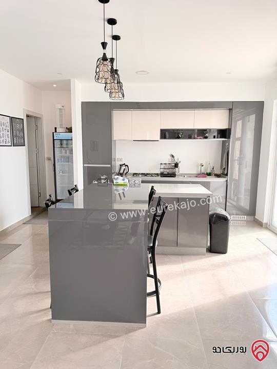 مزرعة مساحة الأرض 904م والبناء 80م للبيع بمنطقة الرشايدة/ جرش بإطلالة خلابة خلف جامعة جرش الأهلية 