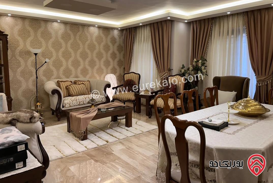 شقة طابق شبه أرضي مساحة 165م داخلي و 100م خارجي للبيع في عمان - الشميساني 
