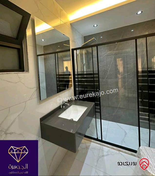 شقة طابق أخير مع روف دوبلكس فاخر مساحة 220م لم يسكن للبيع في عمان - تلاع العلي 