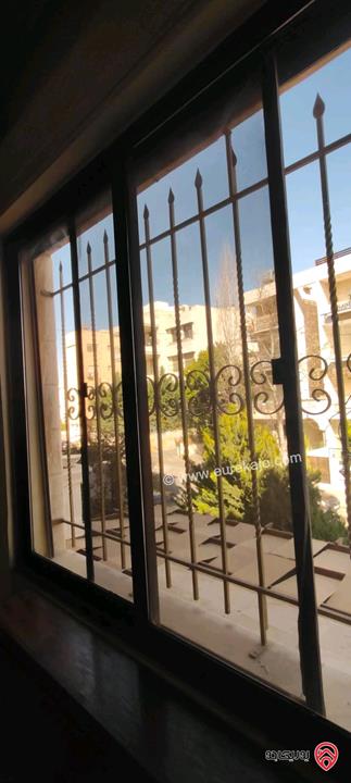 شقة ارضية مساحة 350م للبيع في عمان - دير غبار 