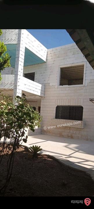 فيلا مساحة 500م على ارض 1 دونم للبيع في عمان - طريق المطار