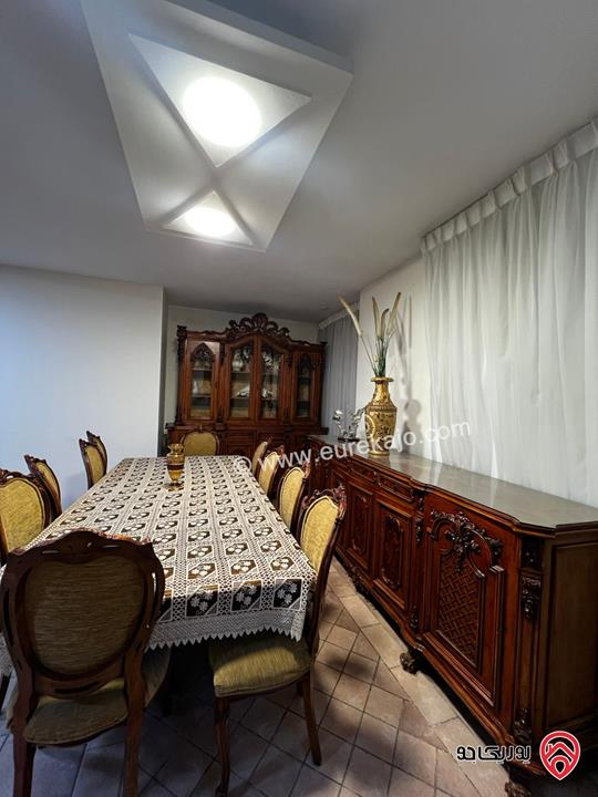 شقة مفروشة مع مسبح شبه ارضية مساحة 200م داخلي و 100م خارجي للايجار في عمان - عبدون