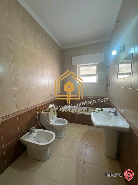 شقة فارغة طابق ثالث مساحة 180م للإيجار في عمان - ضاحية الرشيد 