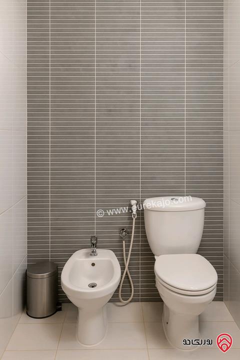 شقة أرضية مساحة 152م داخلي و 50م خارجي للايجار مفروشة في عمان - عبدون