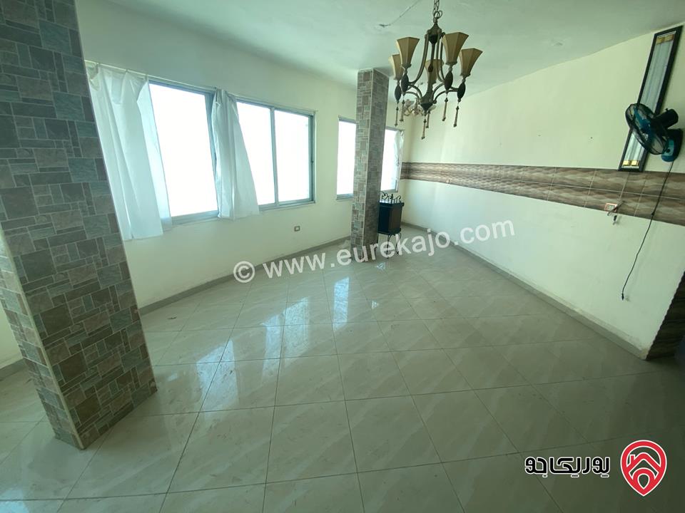 عمارة على أرض 350م للبيع في الزرقاء الجديدة