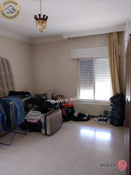 شقة مميزة للبيع في عمان - أم السماق الشمالي قرب شارع مكة وخلف أبراج الحجاز طابق ثاني 190م بسعر مغري