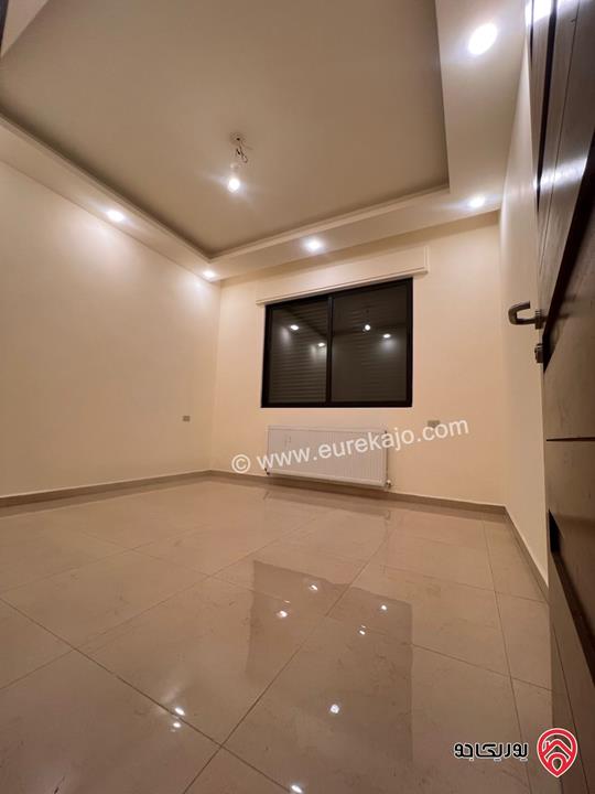 شقة شبه أرضية مساحة 220م داخلي و 150م خارجي للايجار في عمان - ام السماق 