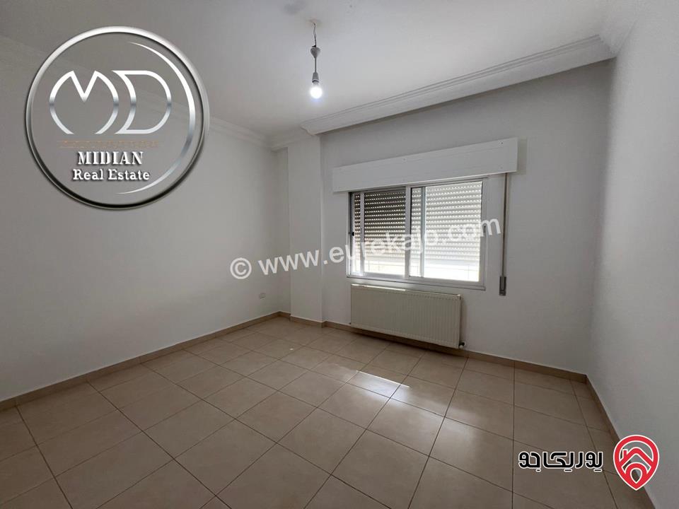 شقة شبه ارضي للبيع في عمان - ضاحية الرشيد مساحة 240م جديدة لم تسكن بسعر مميز جداً