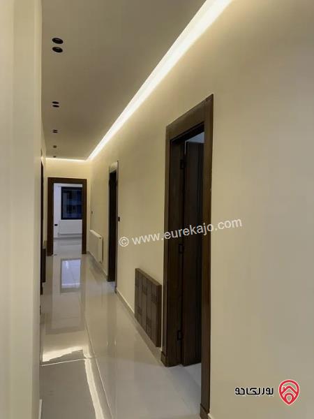 شقة فاخرة جديدة 220م طابق أول للبيع في عمان - خلدا  