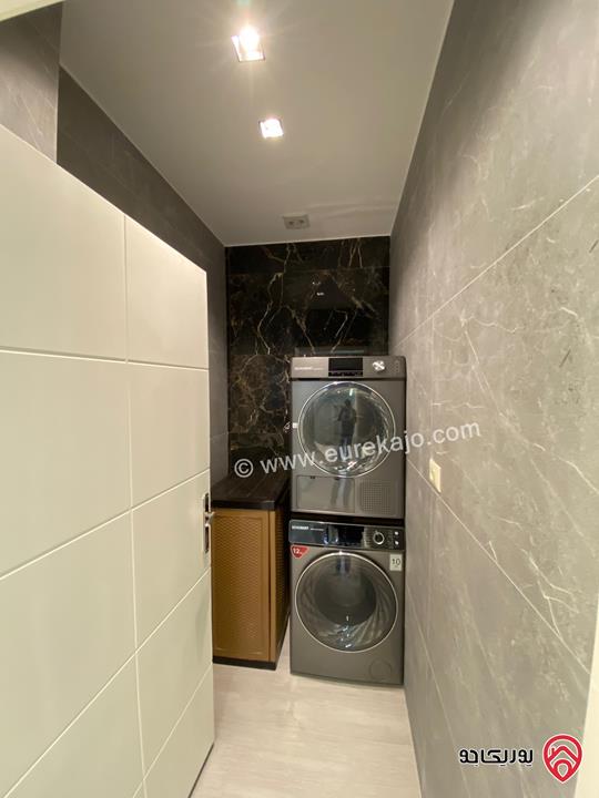 شقة طابق ثالث مع روف فاخرة جدا مساحة 380م للبيع في عمان - خلدا