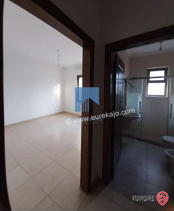 شقة مميزة طابق ثالث 180م مع روف 80م للبيع في عمان - الرابية