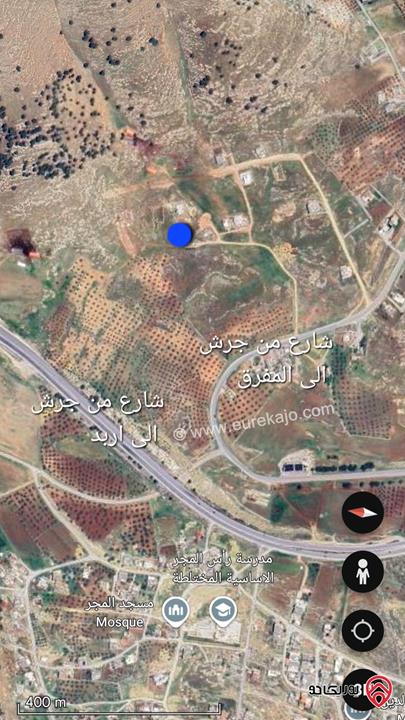 قطعة أرض مساحة 700م للبيع في جرش طريق اربد
