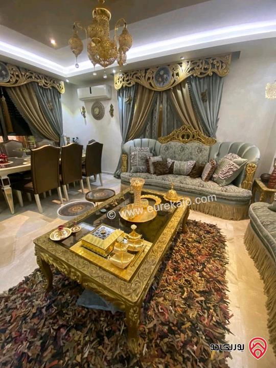 شقة أرضية مساحة 186م داخلي و 30م خارجي للبيع مفروشة في عمان - الجندويل