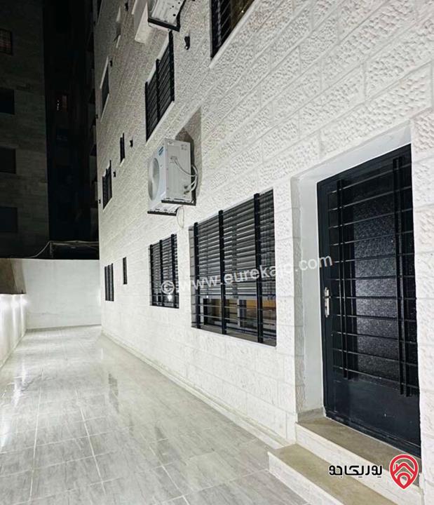 شقة طابق ارضي معلق مساحة 150م مع ترس 40م للايجار في عمان - البنيات 